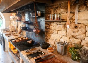 Discover best food in Mallorca with Chasing Atlas trip